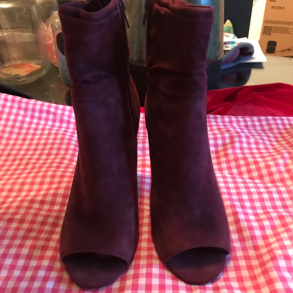 Plum peep toes